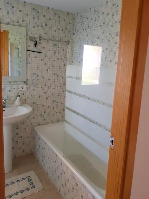 Penthouse Paradiso: 2Br Oasis In Casares Del Sol Exteriör bild