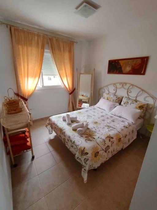 Penthouse Paradiso: 2Br Oasis In Casares Del Sol Exteriör bild